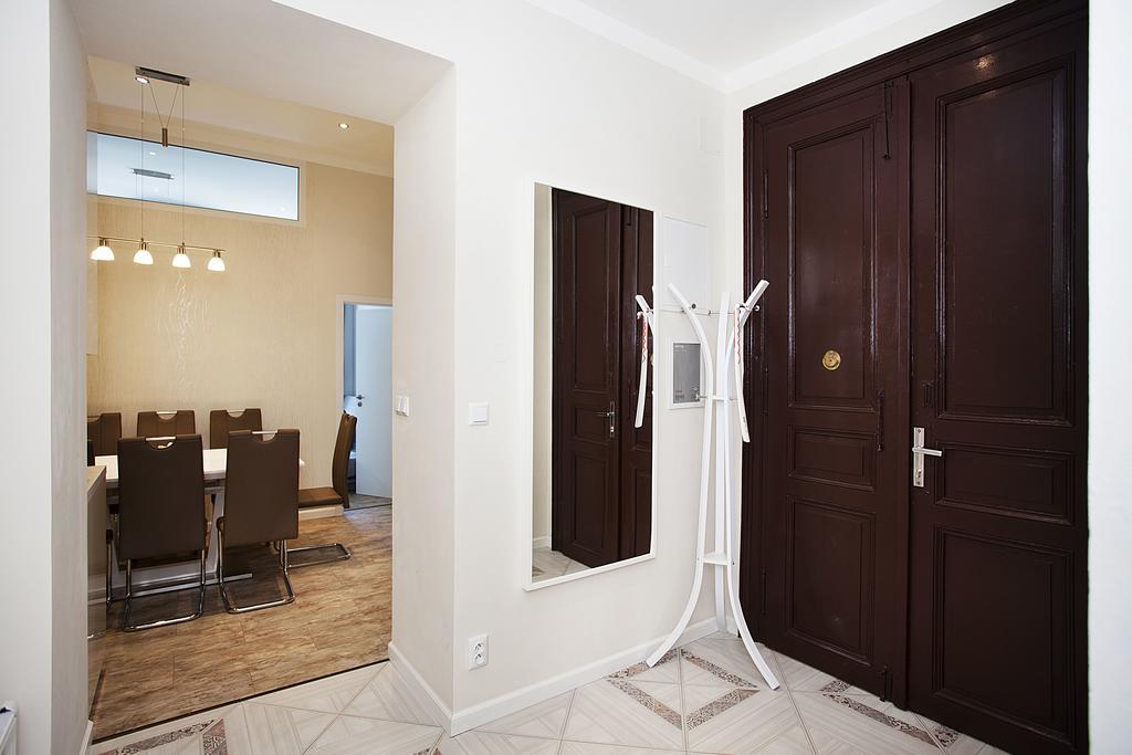 Celebration Flat By Ruterra Apartment Praha Ruang foto